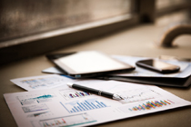 Dólar cai com tensões entre EUA e China, ouro supera US$ 4.200